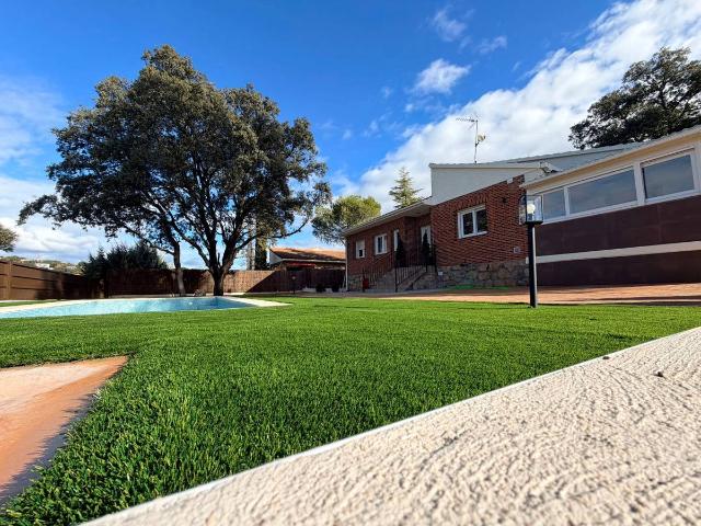 Chalet en venta en Valdemorillo, Madrid
