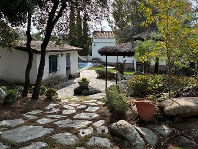 Chalet en venta en Valdemorillo, Madrid