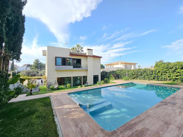 Chalet en venta en Distrito de Quinto, Dos Hermanas