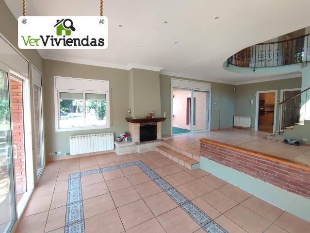 Chalet en venta en Cervelló