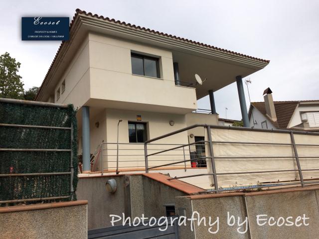 Chalet en venta en Cervelló