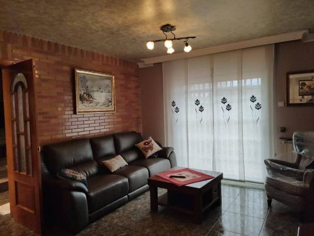 Chalet en venta en Cervera, Segarra