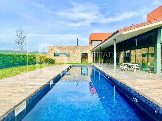 Villa en venta en Cervià De Ter
