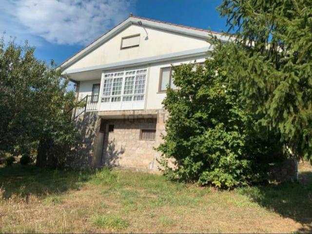 Chalet en venta en Chantada, Galicia