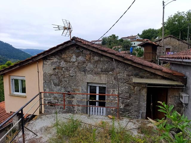 Chalet en venta en Chantada, Galicia
