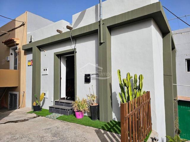 Chalet en venta en Los Cuervos, Granadilla de Abona