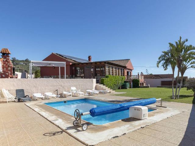 Chalet en venta en Los Cuervos, Granadilla de Abona