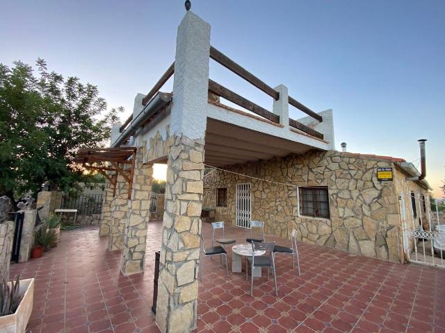 Chalet en venta en Chella, València / Valencia