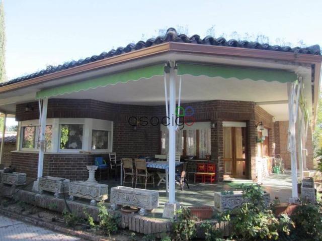 Chalet en venta en Chiloeches, Guadalajara