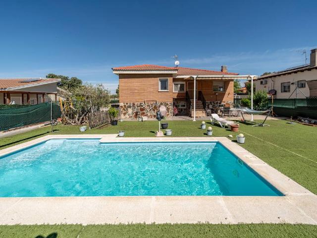 Chalet en venta en El Mapa, Chiloeches