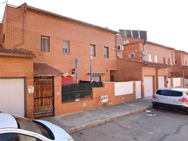 Chalet en venta en Chozas De Canales, Toledo