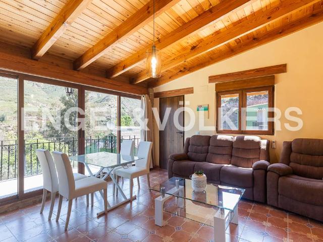 Chalet en venta en Chulilla, Valencia