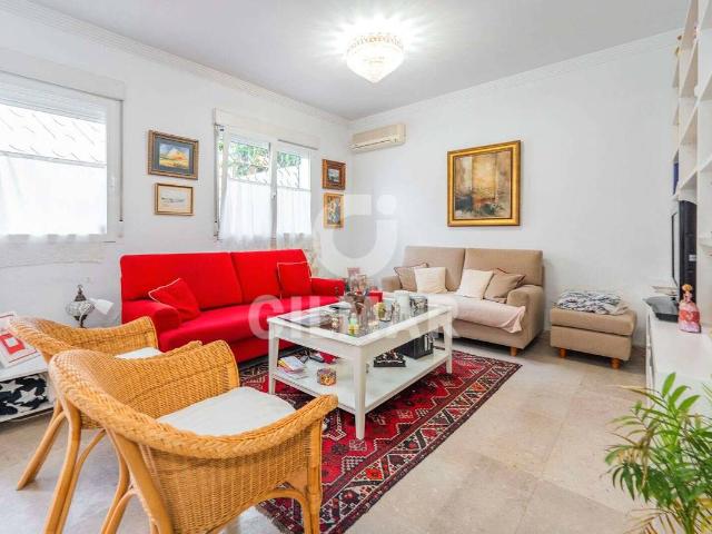 Villa en venta en Madrid, Cortes Villa en venta en Madrid, Cortes