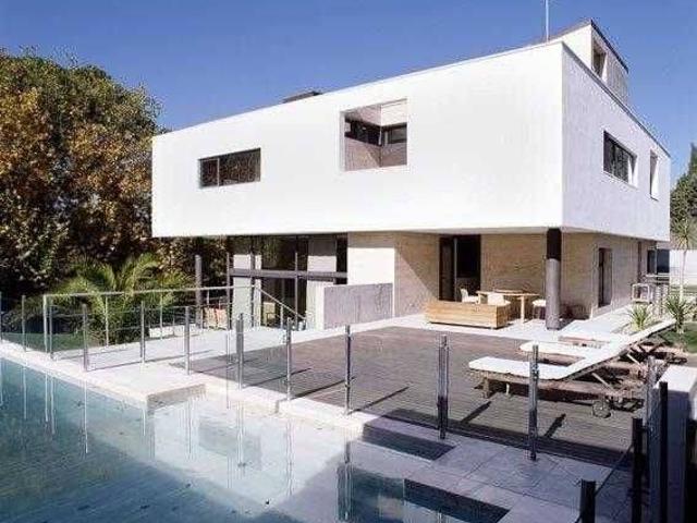 Villa en venta en Madrid, Cortes