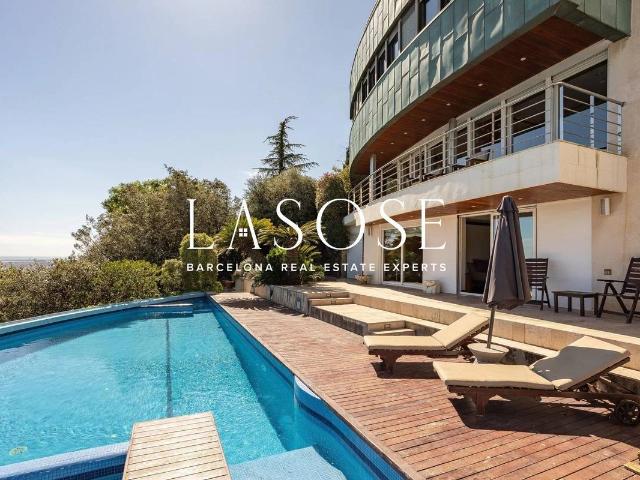 Villa en venta en Esplugues De Llobregat, el Centre