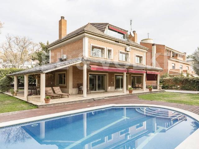 Villa en venta en Esplugues De Llobregat, el Centre