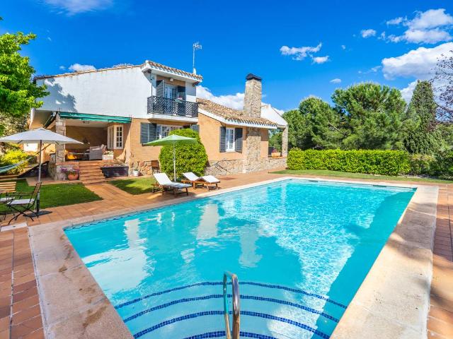 Chalet en venta en Rozas De Puerto Real, Madrid