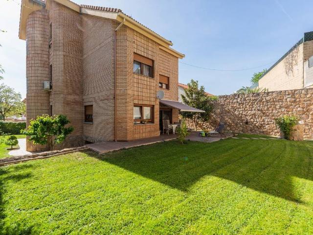 Chalet en venta en Cobeña, Madrid