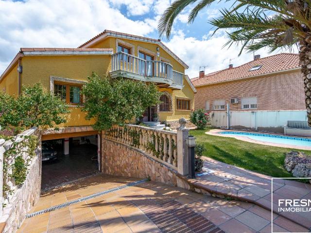 Chalet en venta en Cobeña, Madrid