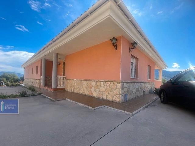 Chalet en venta en Cocentaina, Alicante