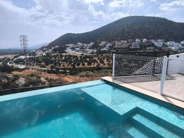 Villa en venta en Coín, Urbanización Los Alijares