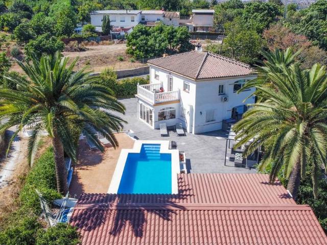 Villa en venta en Coín, Urbanización Los Alijares