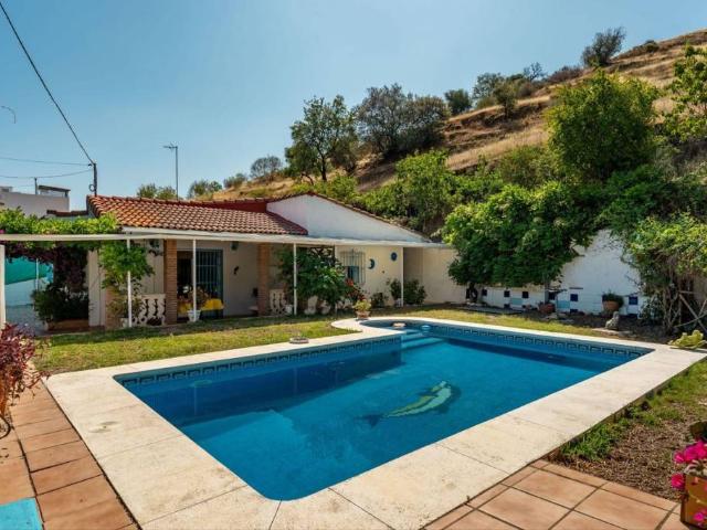 Villa en venta en Coín, Urbanización Los Alijares