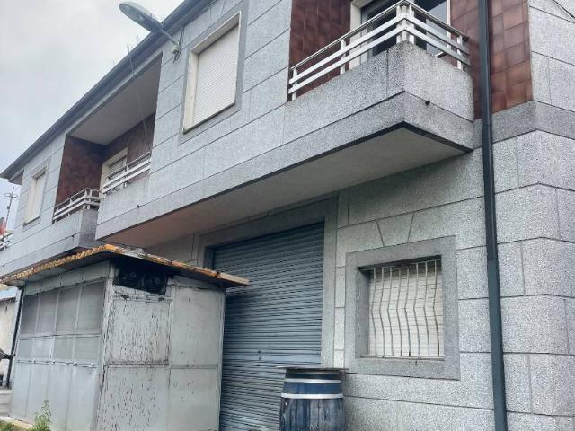 Villa en venta en Coles