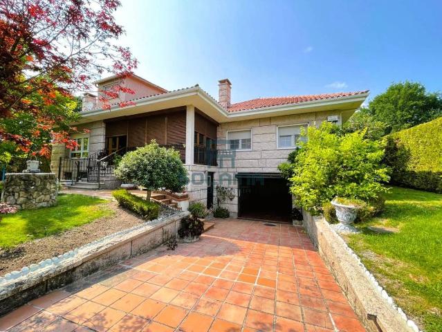 Villa en venta en Coles