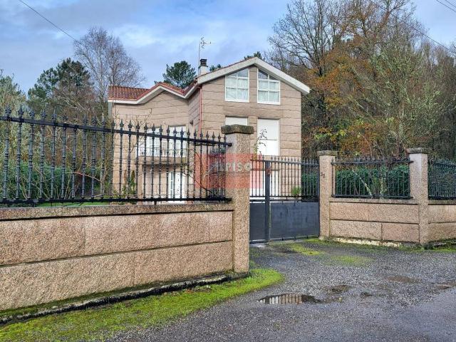 Villa en venta en Coles