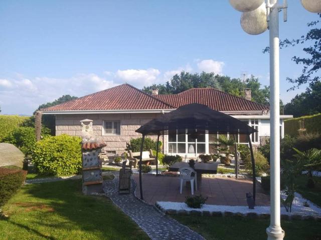 Villa en venta en Coles