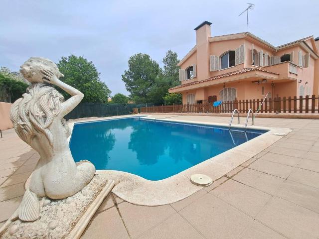 Villa en venta en Collbató