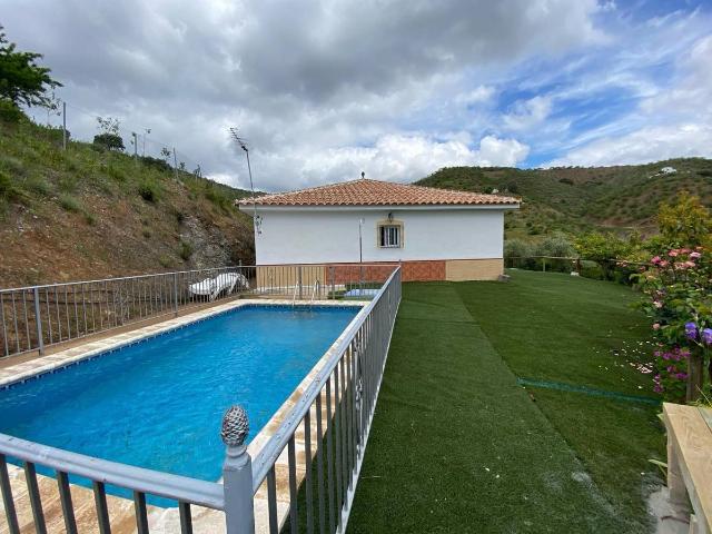 Villa en venta en Colmenar