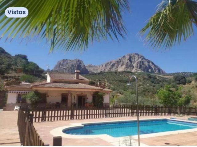 Villa en venta en Colmenar