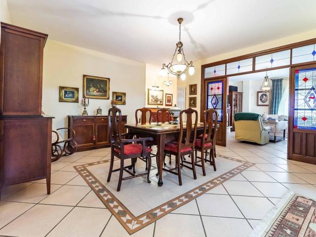 Villa en venta en Colmenar