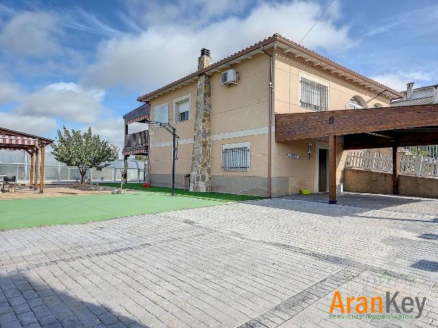 Chalet en venta en Colmenar De Oreja, Madrid