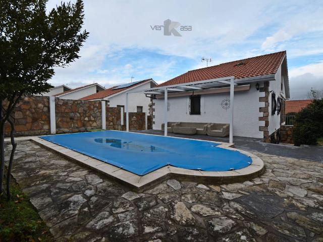 Chalet en venta en Colmenar Del Arroyo, Madrid