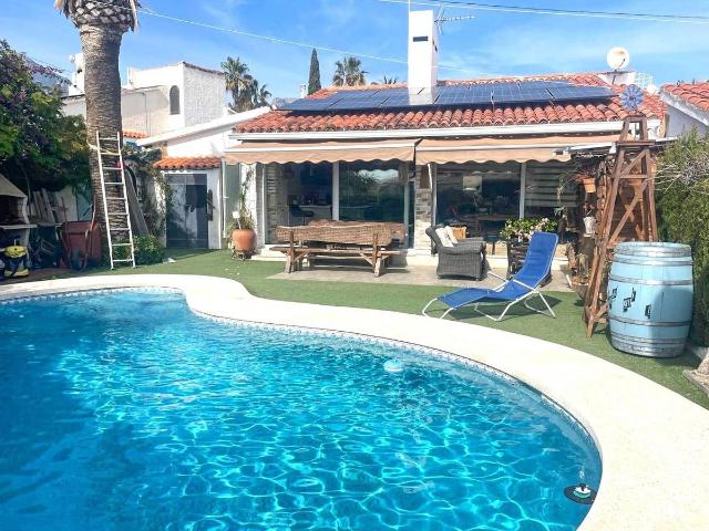 Chalet en venta en la Marina Baixa, Valencia