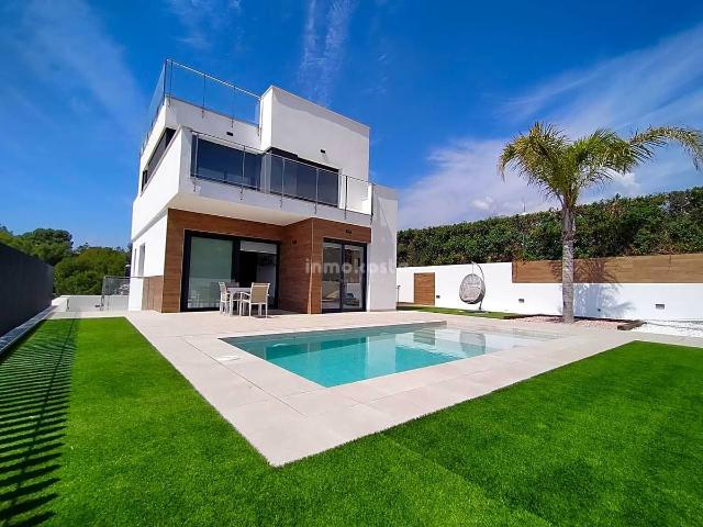 Villa en venta en La Nucia
