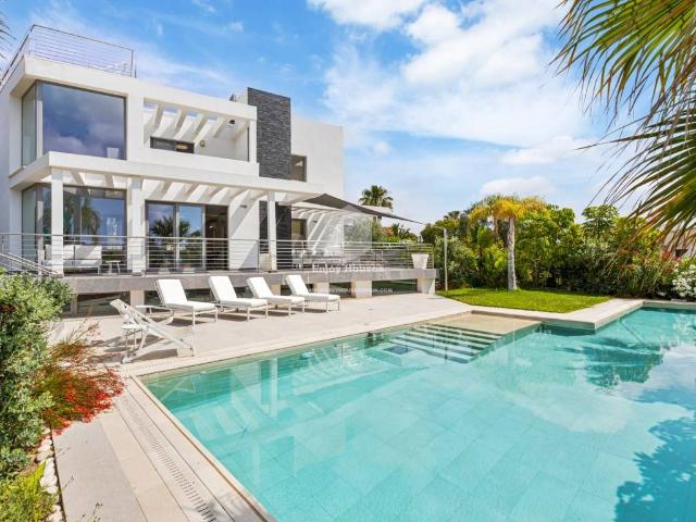 Villa en venta en La Nucia