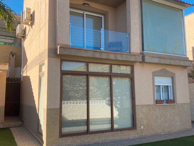 Villa en venta en La Nucia