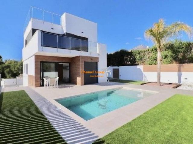 Villa en venta en La Nucia