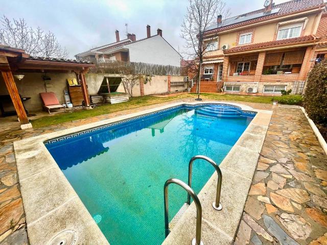 Villa en venta en Alcalá De Henares, Venecia