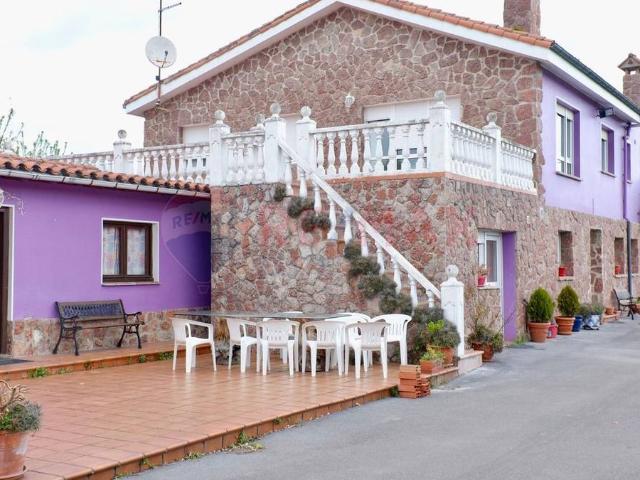 Villa en venta en Colunga, El Ferreru