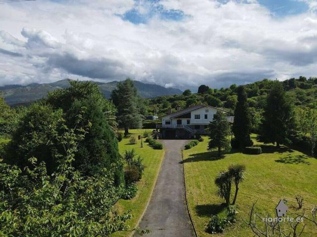 Chalet en venta en El Ferreru, Colunga