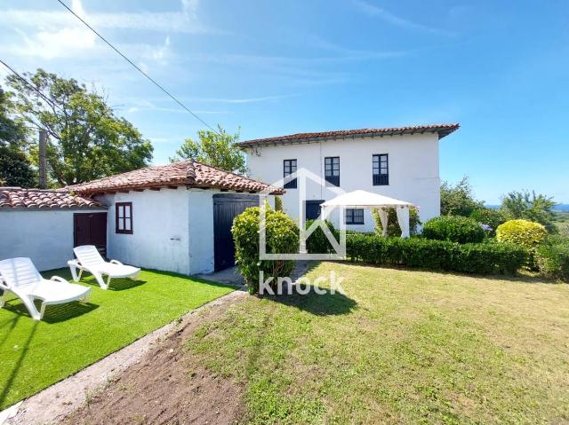 Chalet en venta en El Ferreru, Colunga
