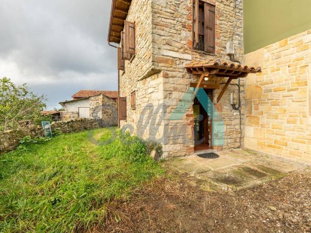 Villa en venta en Colunga, El Ferreru