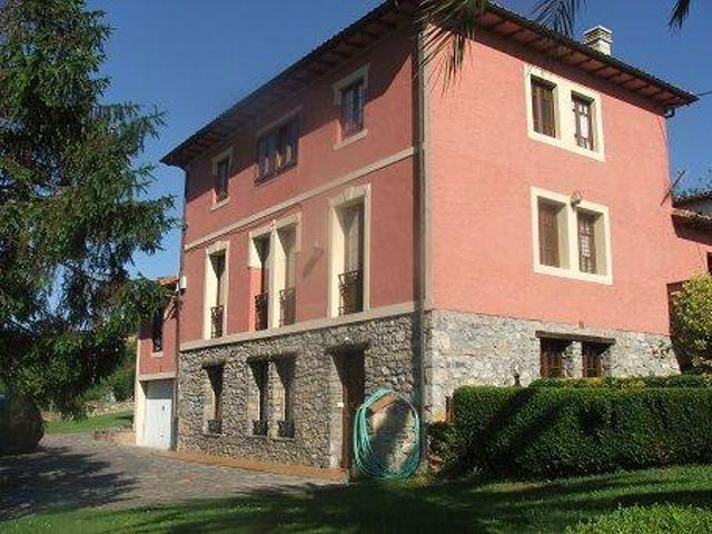 Villa en venta en Colunga, El Ferreru