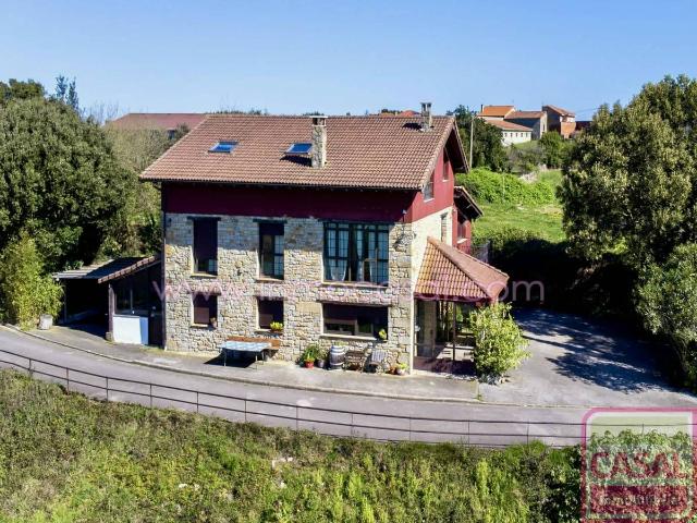 Chalet en venta en El Ferreru, Colunga