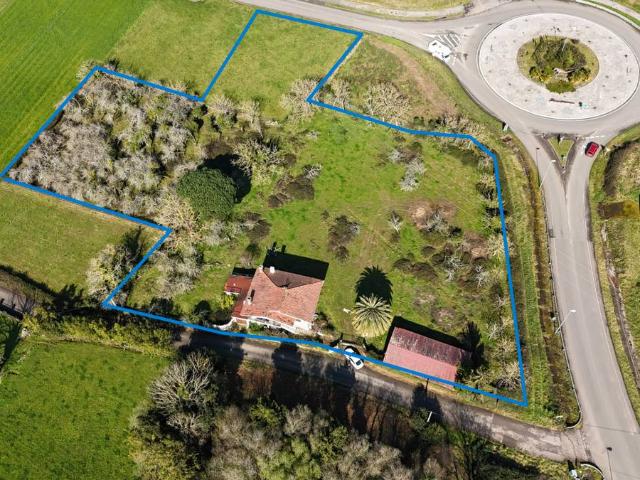 Villa en venta en Colunga, El Ferreru